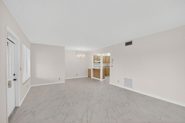 Foto del edificio - 416 Pine Glen Ln