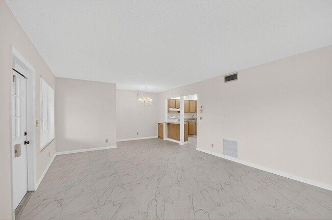 Building Photo - 416 Pine Glen Ln