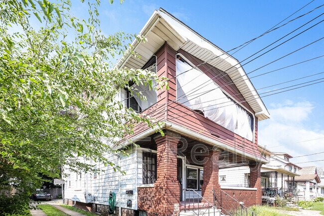 Building Photo - 15711 Grovewood Ave