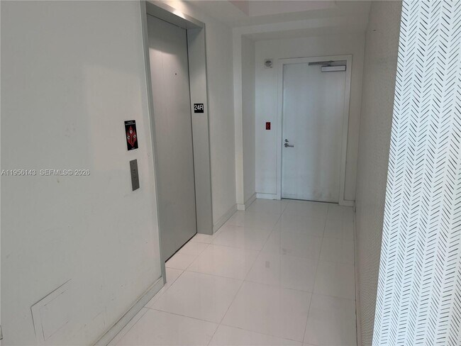 Foto del edificio - 851 NE 1st Ave