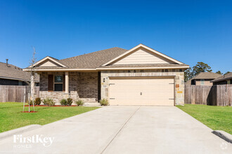 Building Photo - 15149 Meadow Glen S