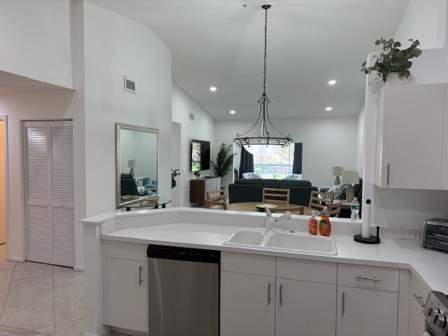 Building Photo - 5876 Regal Glen Dr