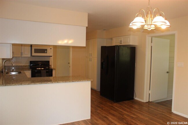 Foto del edificio - 3330 NW 29th Ave