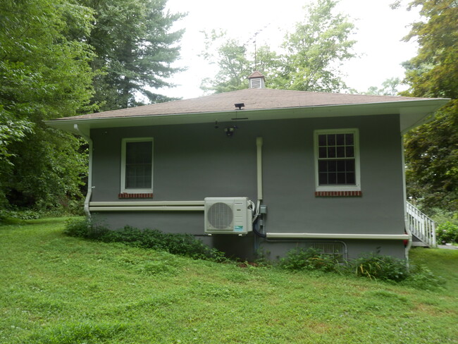 Building Photo - 32 Birch Hill Rd
