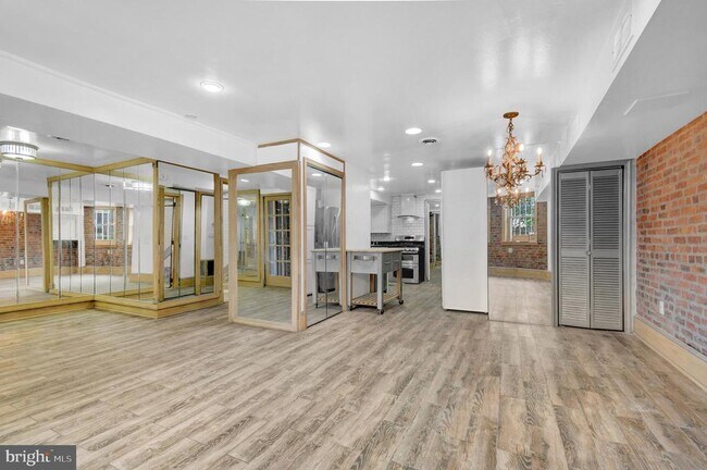 Foto del edificio - 1118 Girard St NW