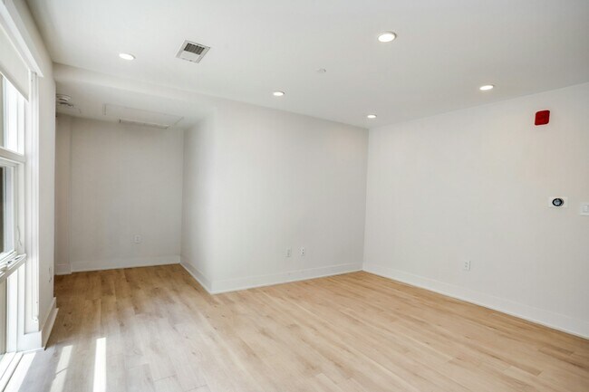Building Photo - 1716 14th St NW