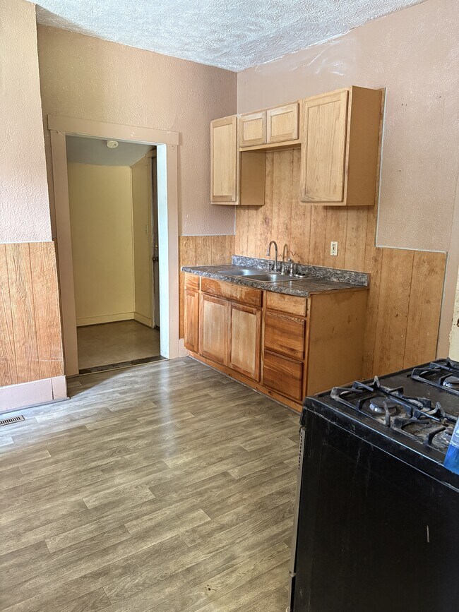 Foto del edificio - 806 1/2 Oak St