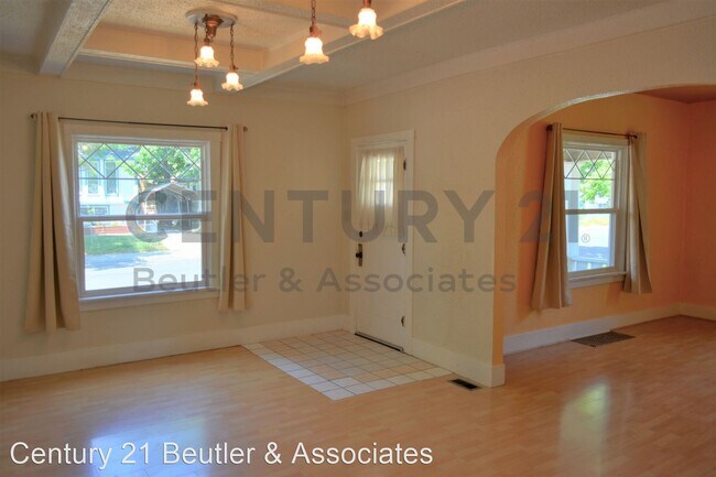 Foto del edificio - 2 br, 1.5 bath House - 5418 E Commerce Ave