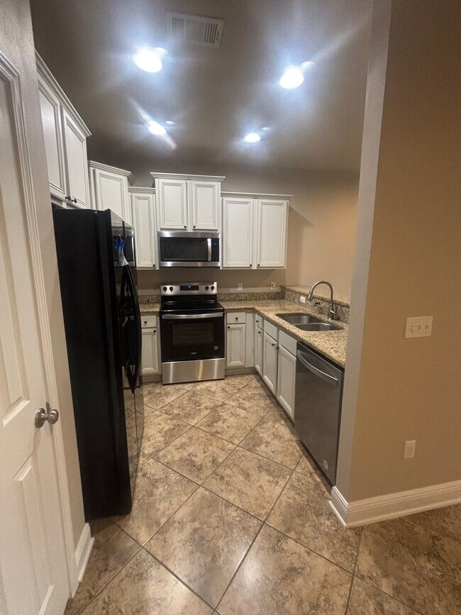 Foto del edificio - Schedule Today, GREAT Townhouse in Navarre!