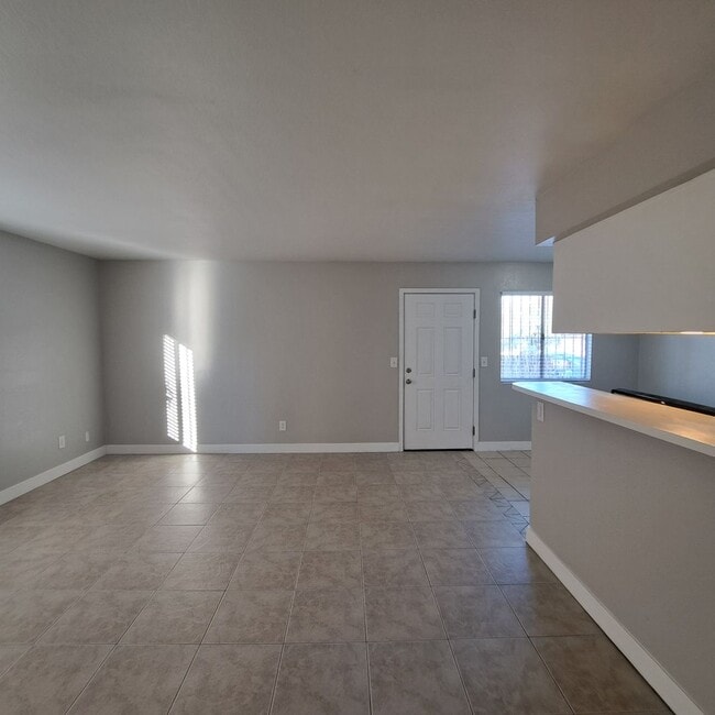 Building Photo - 4260 N Vornsand Dr