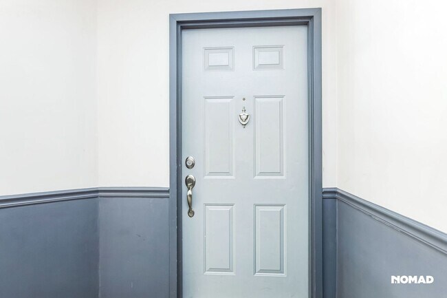 Foto del edificio - Charming 2BR Condo in Bellevue