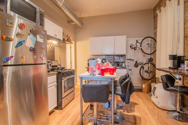Foto del edificio - 1479 W Huron St