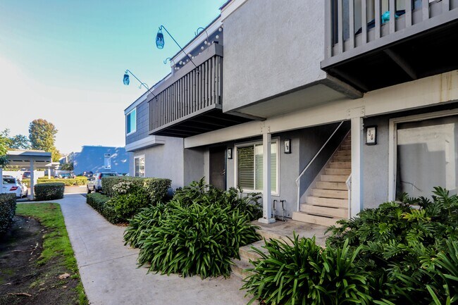 Building Photo - 40 Fallbrook