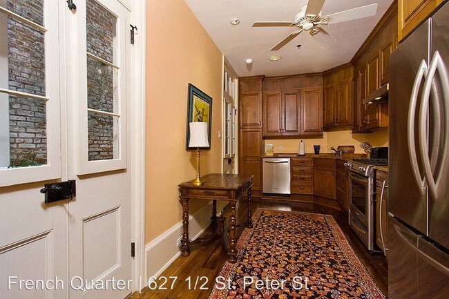 Building Photo - 627 1/2 Saint Peter St