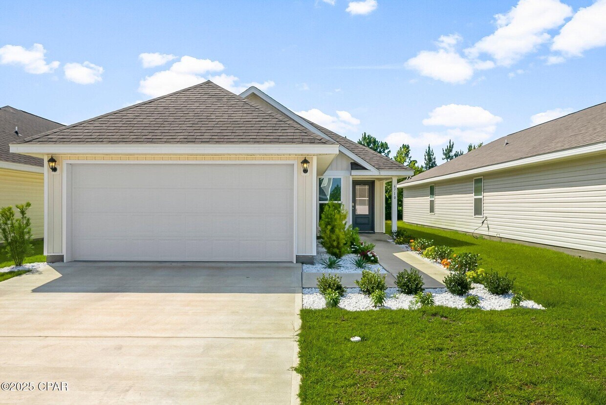 Foto principal - 6710 Atkins Rd