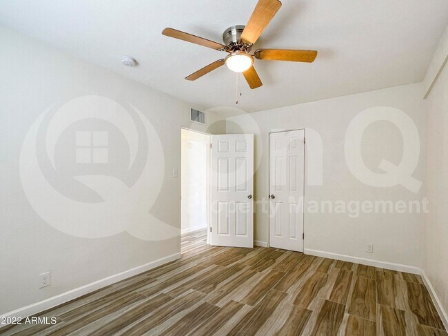 Photo - 2109 W Hayward Ave House