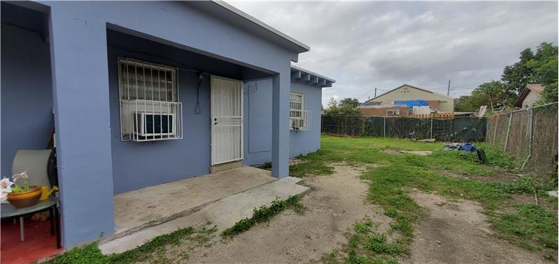 Primary Photo - 562 NW 13th St