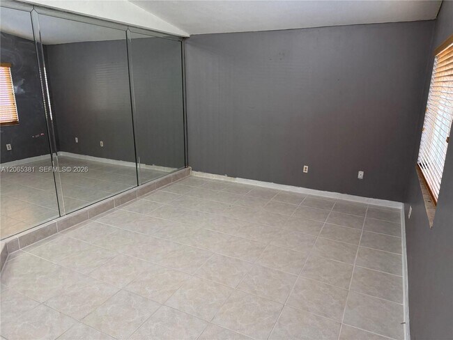 Building Photo - 3613 SW 112th Pl