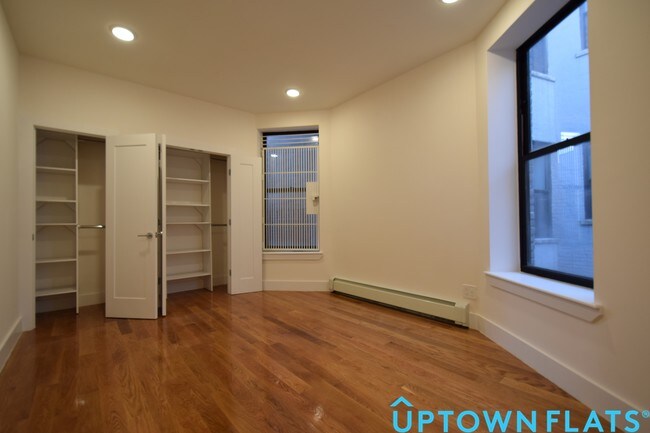 Foto del edificio - 102 Odell Clark Pl