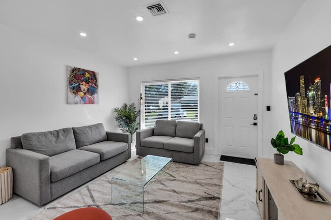 Building Photo - 7001 Coolidge St