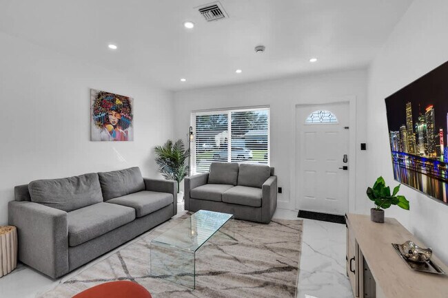 Building Photo - 7001 Coolidge St