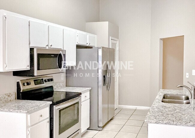 Building Photo - 8055 International Village Dr