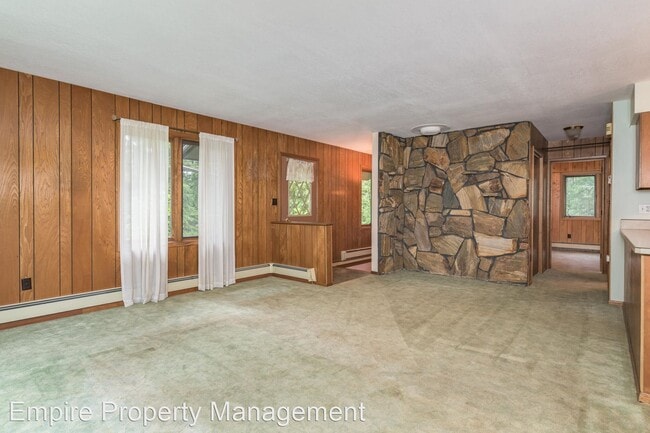 Building Photo - 3 br, 2 bath House - 845 Birch Hill Road