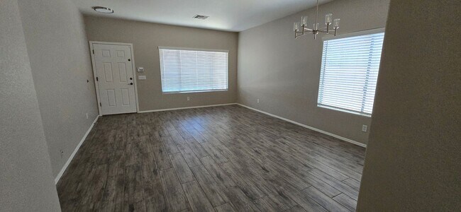 Foto del edificio - 14680 W Evans Dr