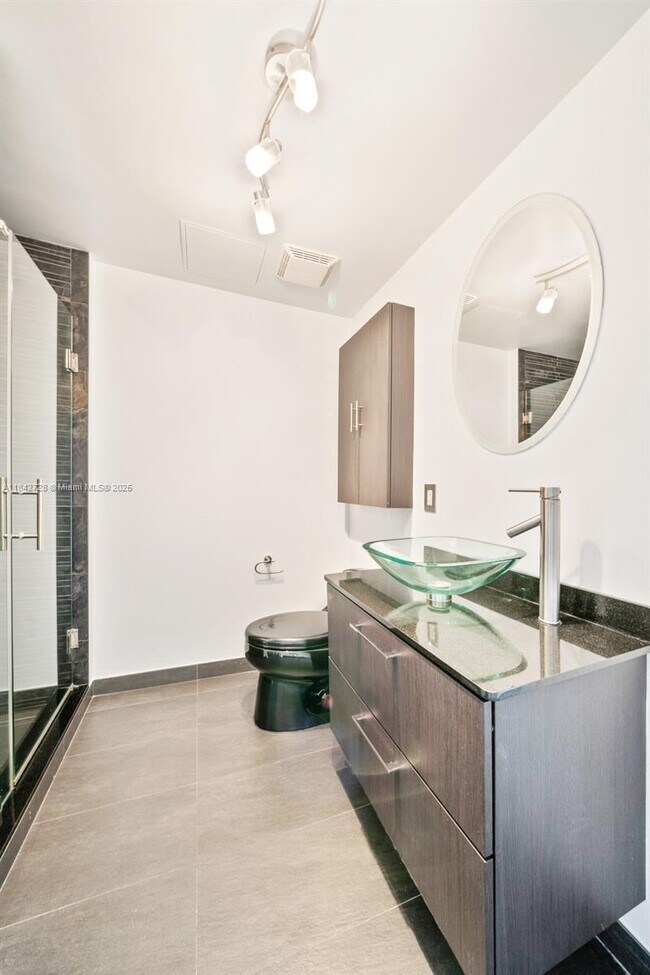 Foto del edificio - 690 SW 1st Ct