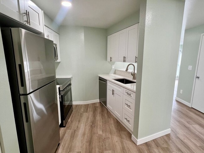 Building Photo - Capitol Hill Condo
