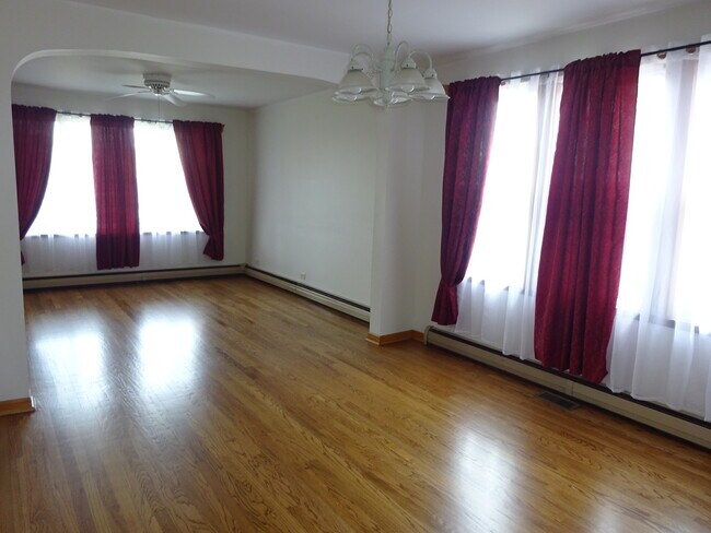 Foto del edificio - 5758 S Melvina Ave
