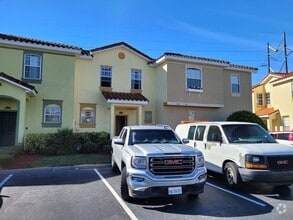 Building Photo - 458 Monroe Cir