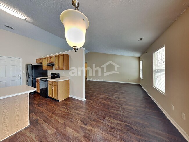 Foto del edificio - 6002 Candlewick Dr