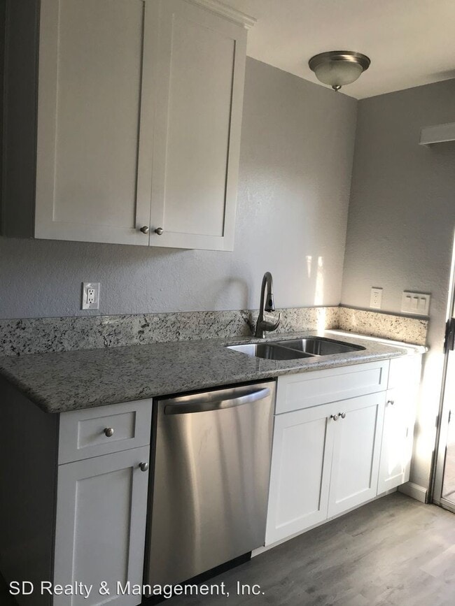 Building Photo - 811 Peach Ct