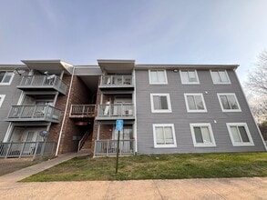 Building Photo - 52 South Ave