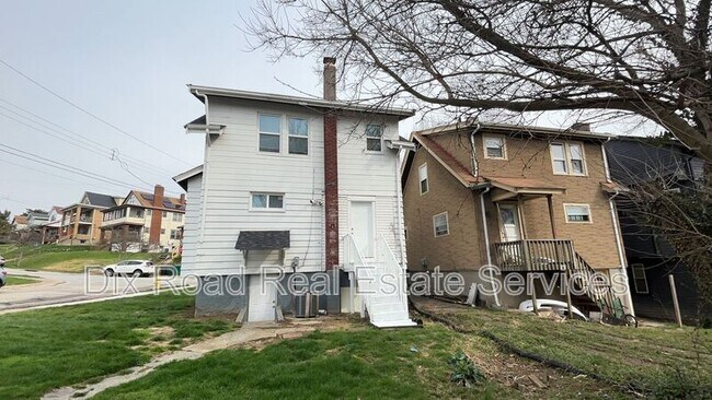 Foto del edificio - 4553 Midland Ave