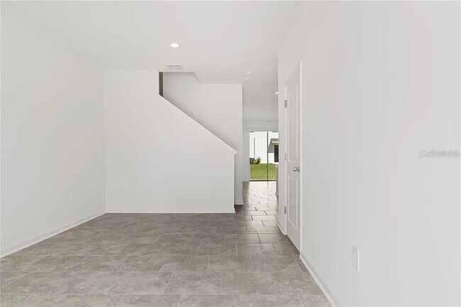 Foto del edificio - 3334 Laurent Lp