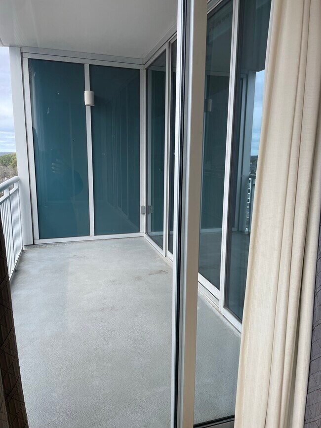 Foto del edificio - 3338 Peachtree Rd NE