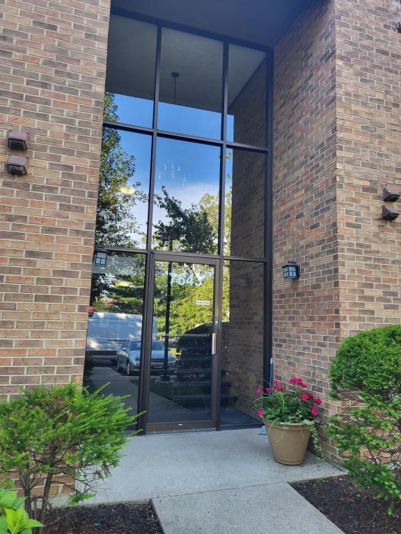 Foto principal - 7643 Montgomery Rd, Unit 5