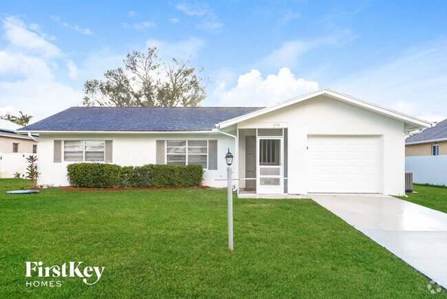 Building Photo - 638 NE Larkspur Ln