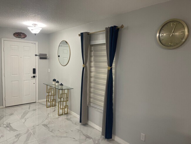 Foto del edificio - 180 Walnut Crest Run