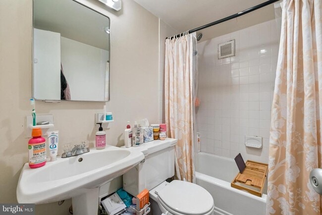 Foto del edificio - 210 Locust St