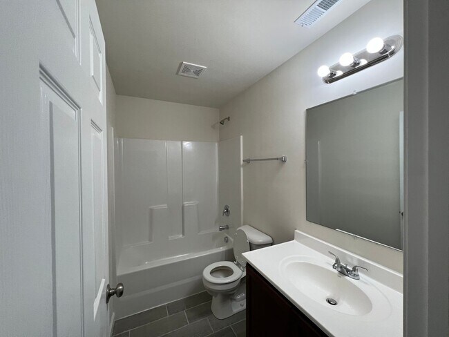 Foto del edificio - 3 Bedroom 2 Bath 2 car garage Home on 5 acres
