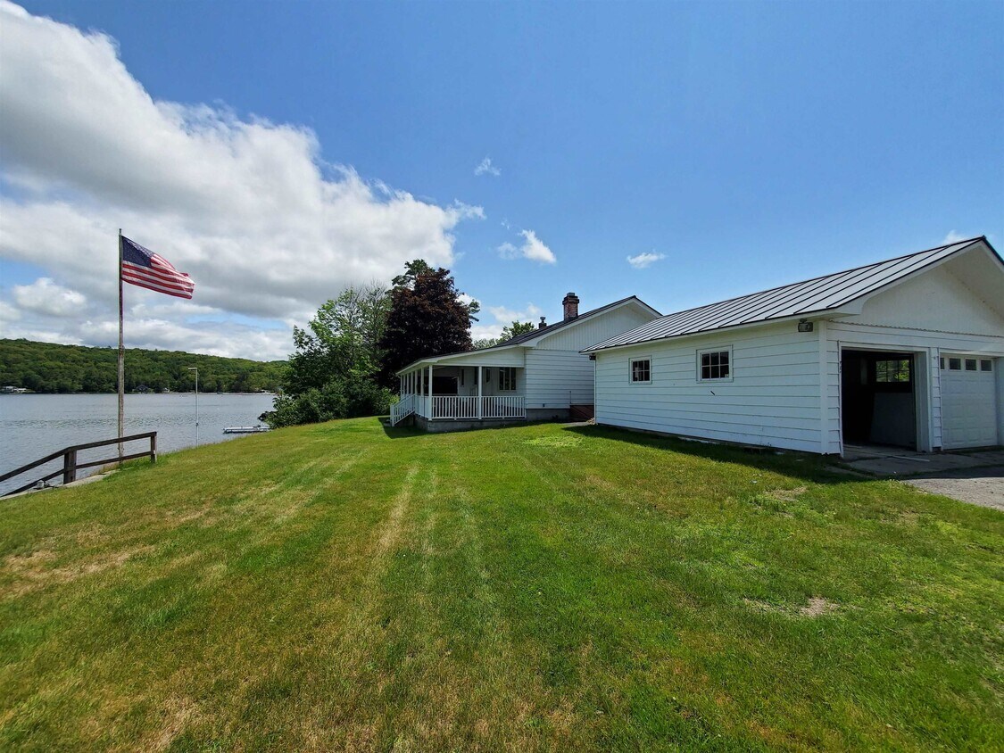 Primary Photo - 737 Nh Rte 4a