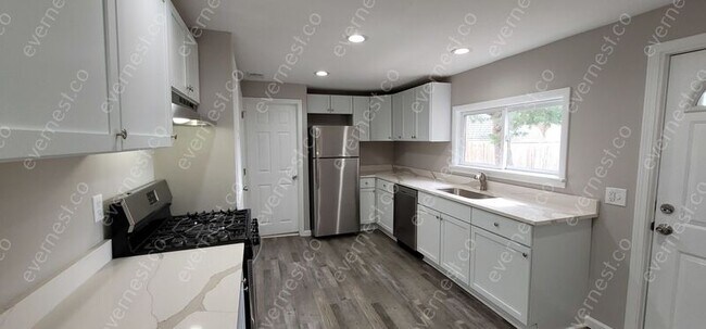 Foto del edificio - 39812 Clintonview St
