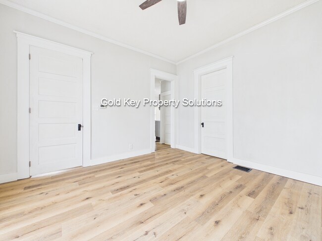 Foto del edificio - Renovated 3-Bedroom House with Fenced Backyard! (Section 8 Approved)