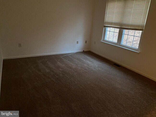 Building Photo - 4115 Bluebird Dr