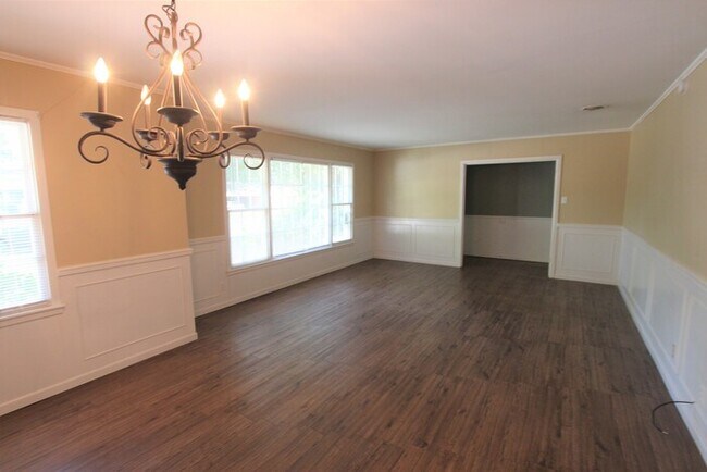 Foto del edificio - Almost Ready! Beautiful 3 Bedroom 2 Bath w...