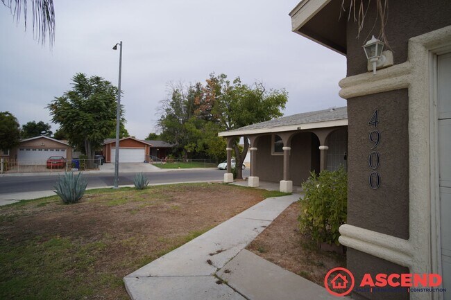 Foto del edificio - Lovely Home in East Bakersfield!