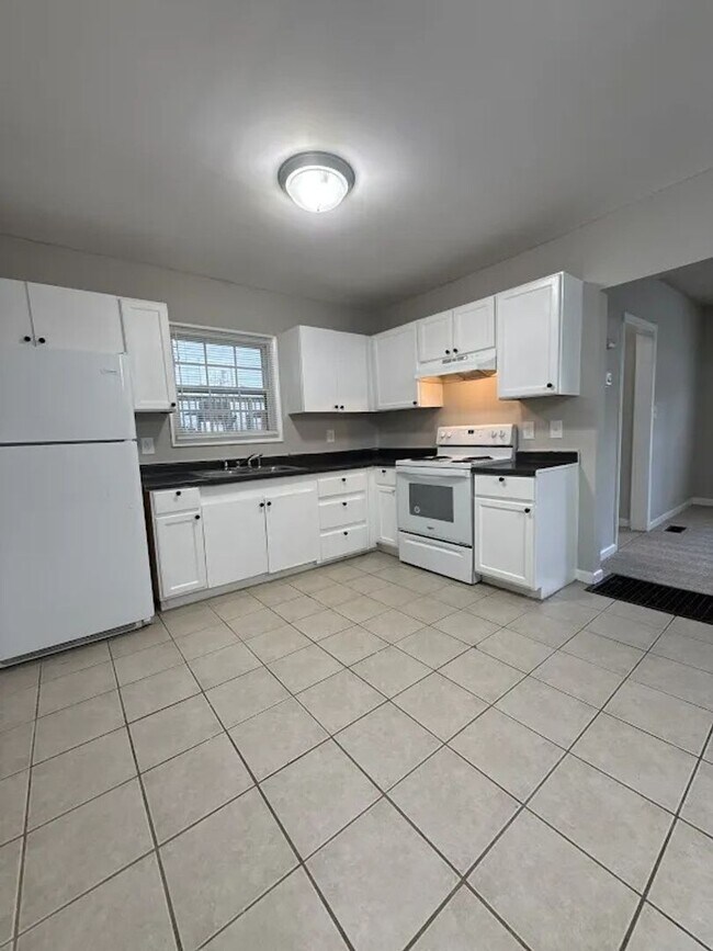 Foto del edificio - 450 Forrest Ridge Dr NW